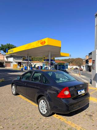 FORD FOCUS 2.0 16V FLEX 4P AUTOMÁTICO FORD FOCUS 2.0 16V FLEX 4P AUTOMÁTICO